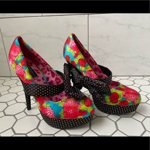Iron Fist Indecent Obsession Plat Pinup Pumps